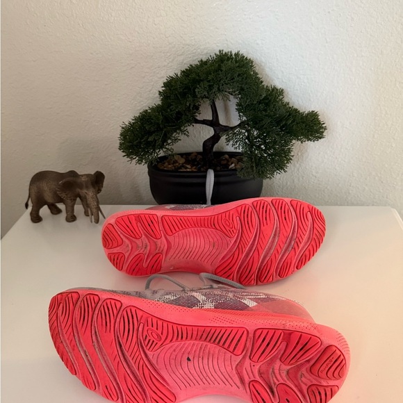 ASICS Women's Athletic Shoes - Gray and Coral - Picture 6 of 8